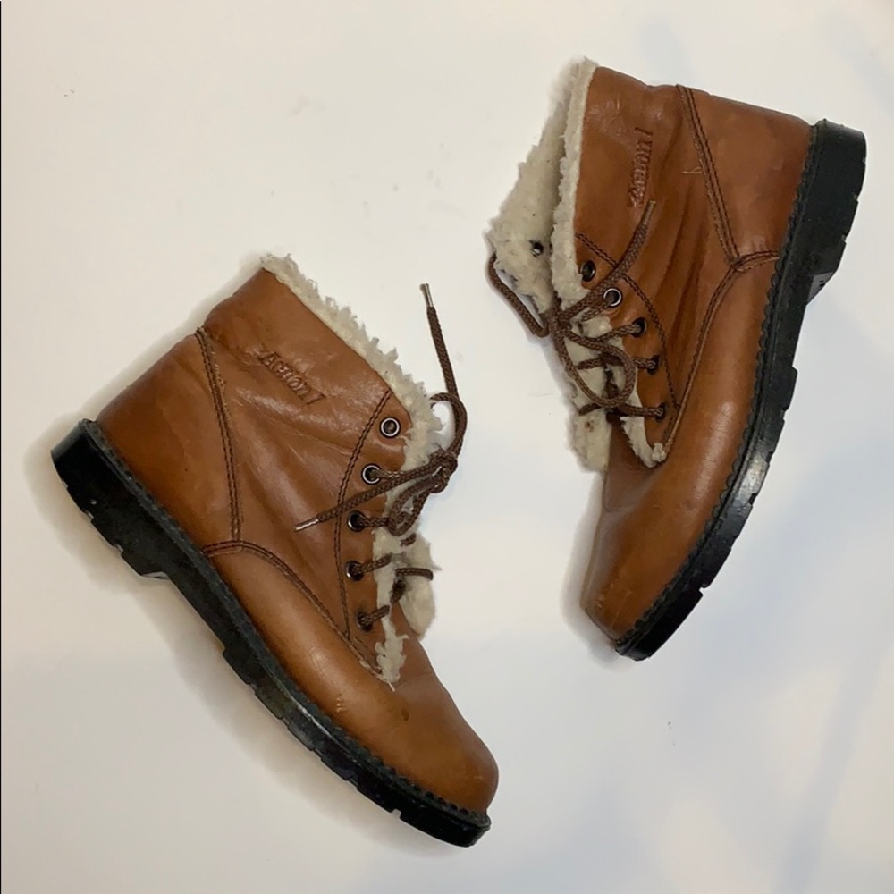Leather brown lace up boots